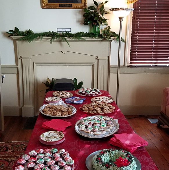 christmas 2019 b deserts on table